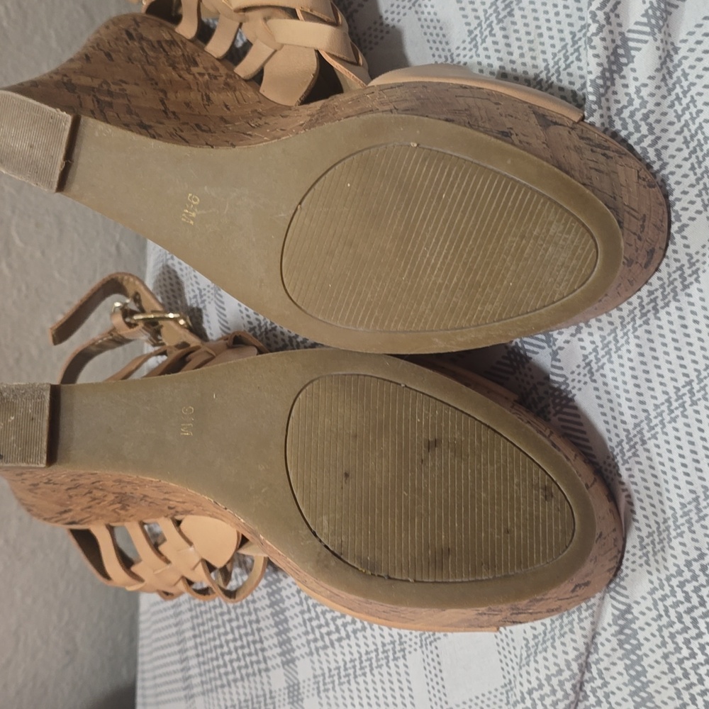 Guess Wedges - Picture 2 of 4